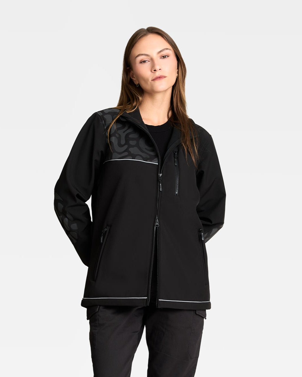 veste-softshell-deperlante-noire-velo-femme