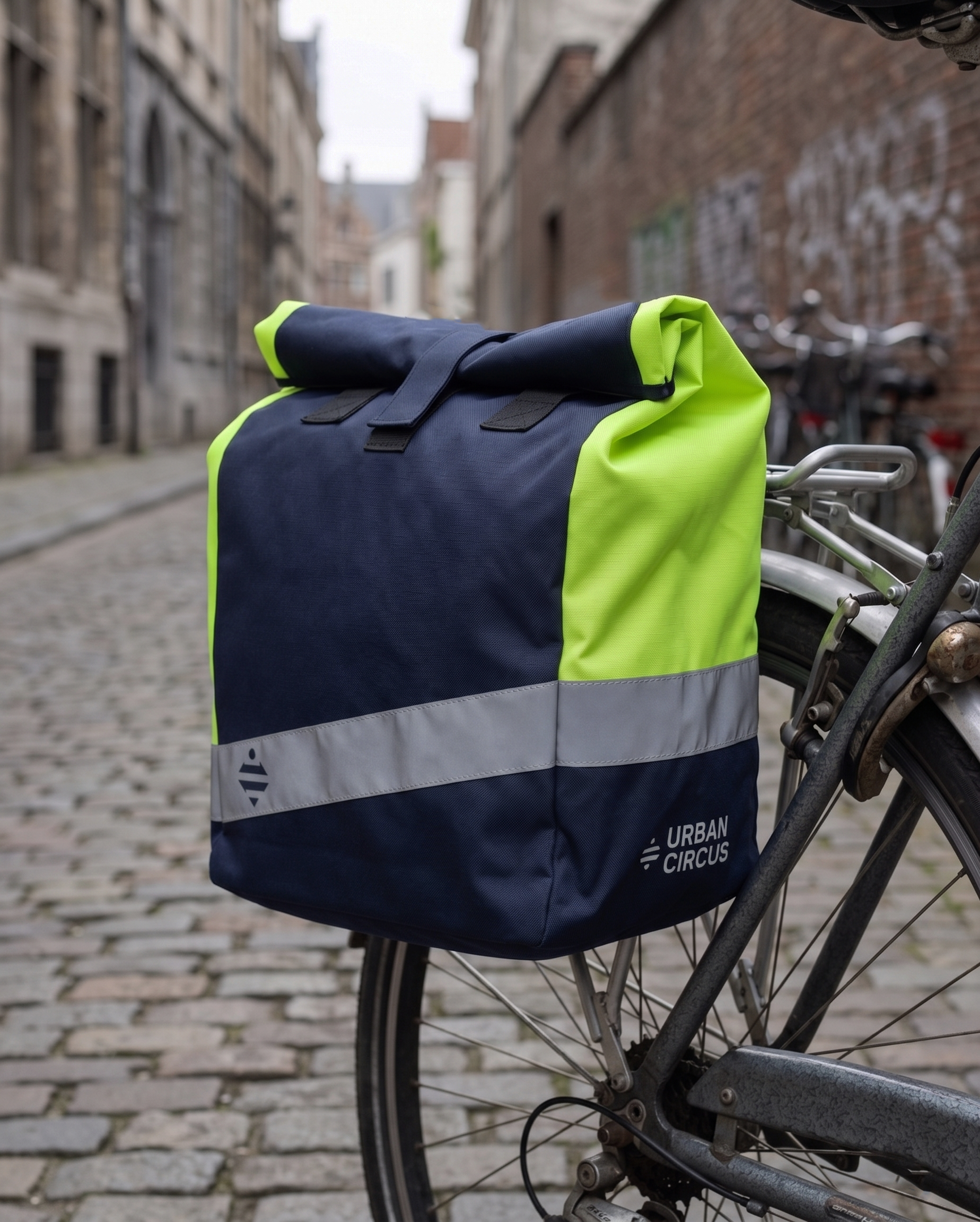 sacoche-accroche-porte-bagage-velo-cabas-tote-bag-jaune-fluo-escale