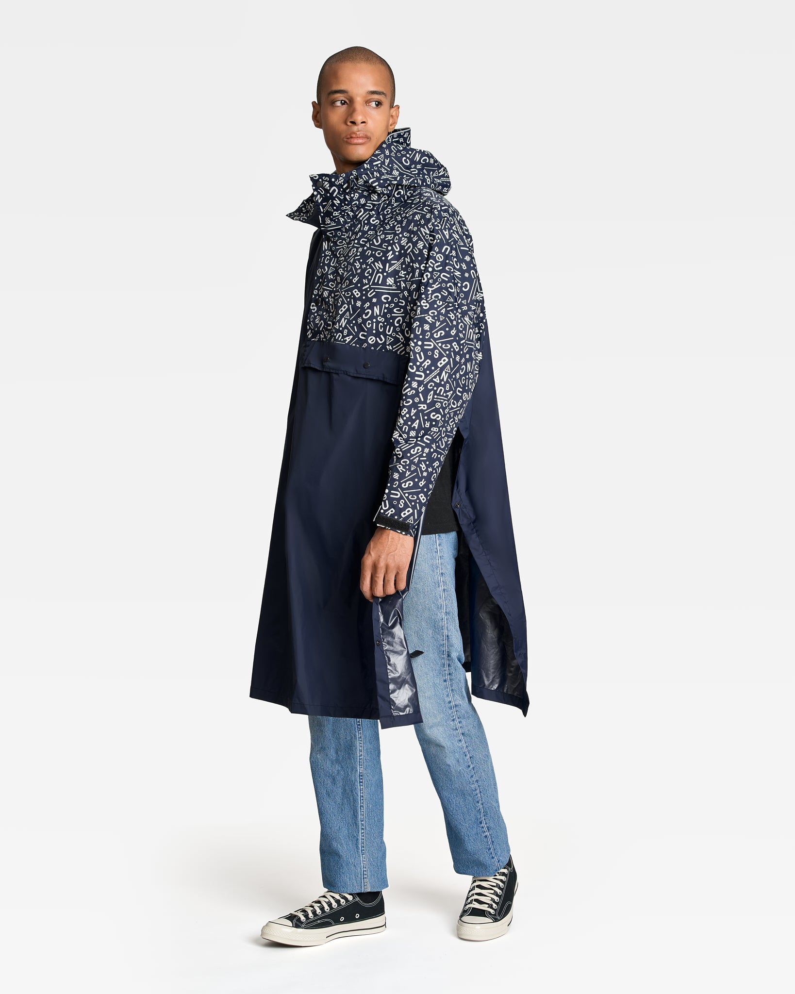 poncho-de-pluie-velo-motifs-graffiti-bleu-marine-reflechissants-urban-circus-homme