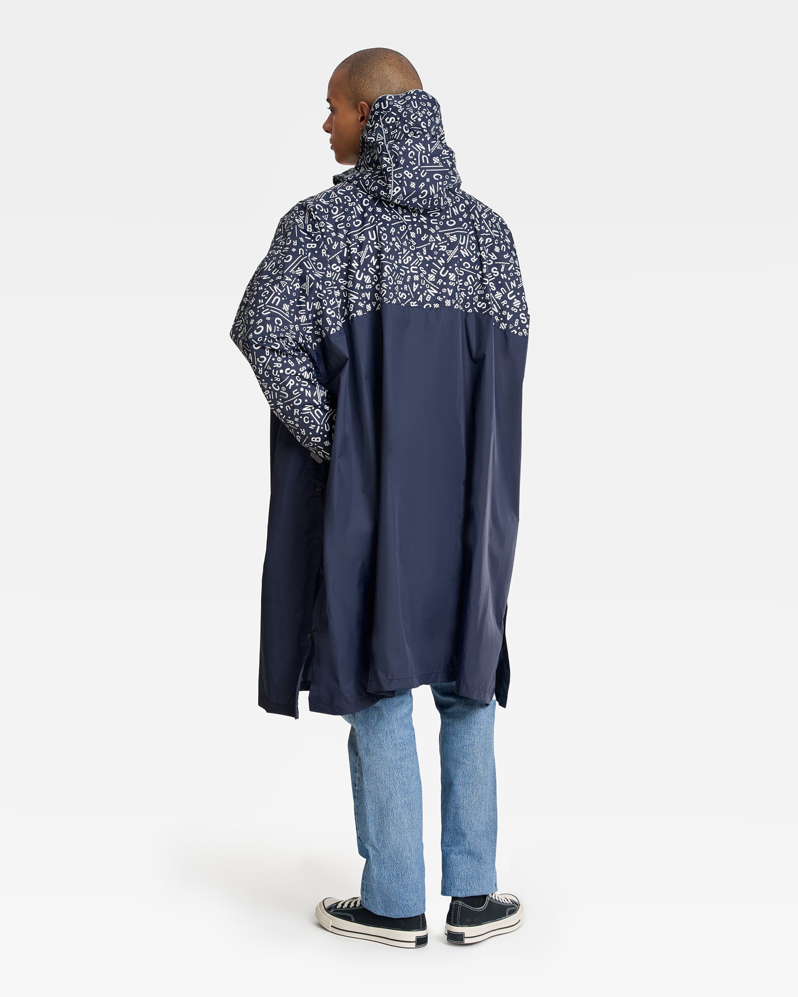 poncho-de-pluie-velo-motifs-graffiti-bleu-marine-dos