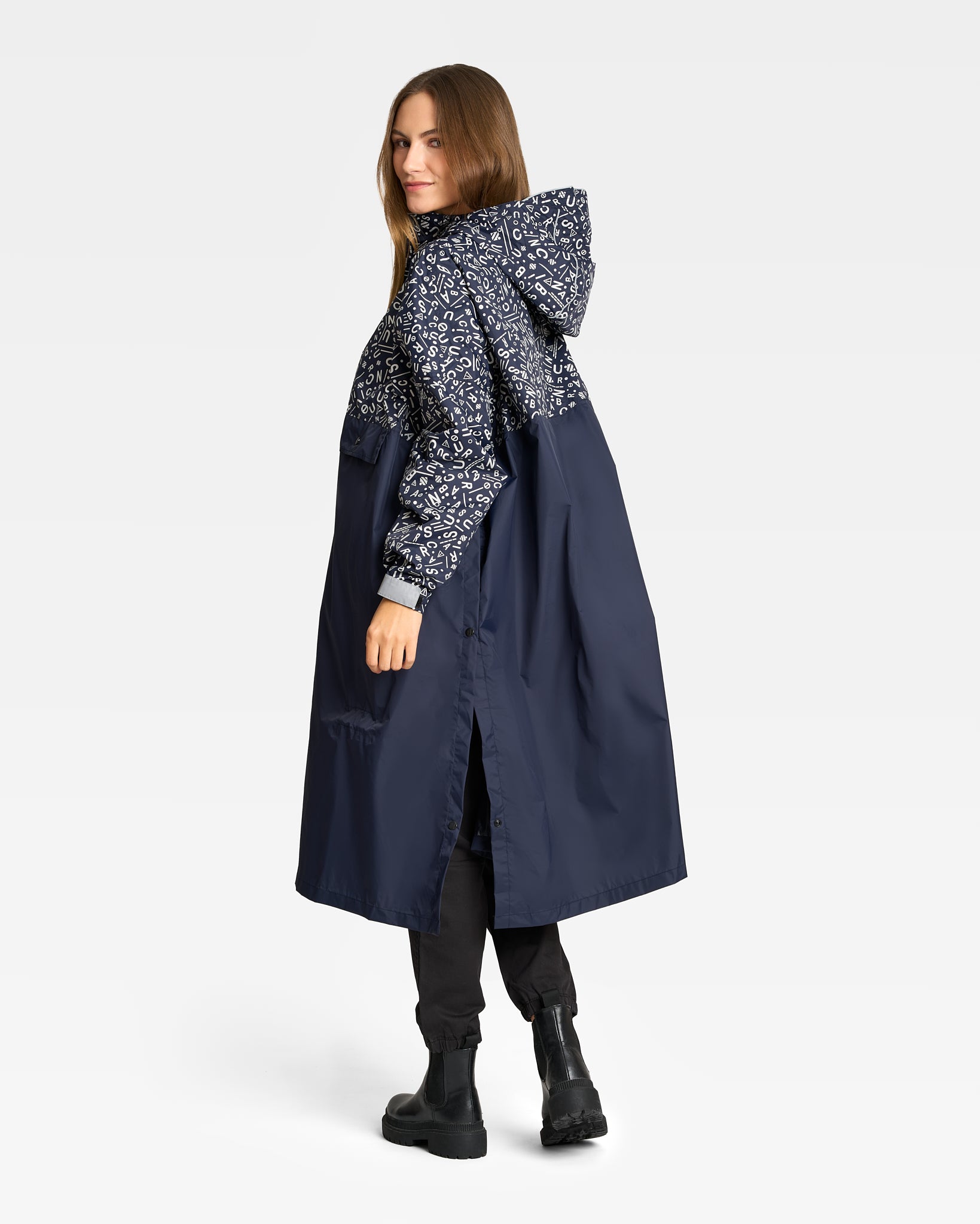poncho-de-pluie-velo-motifs-graffiti-bleu-marine-femme