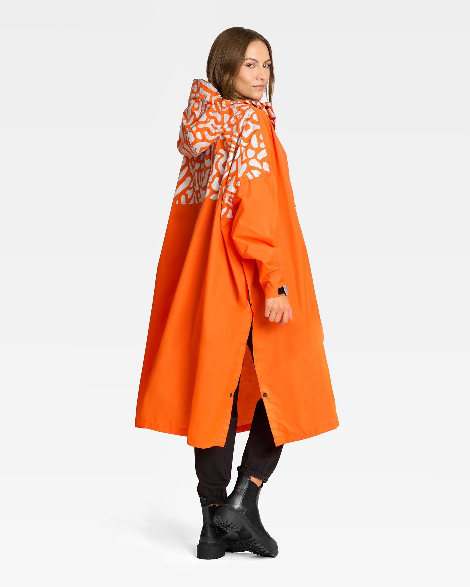 cape-de-pluie-velo-orange-manches-etanche-urban-circus-femme