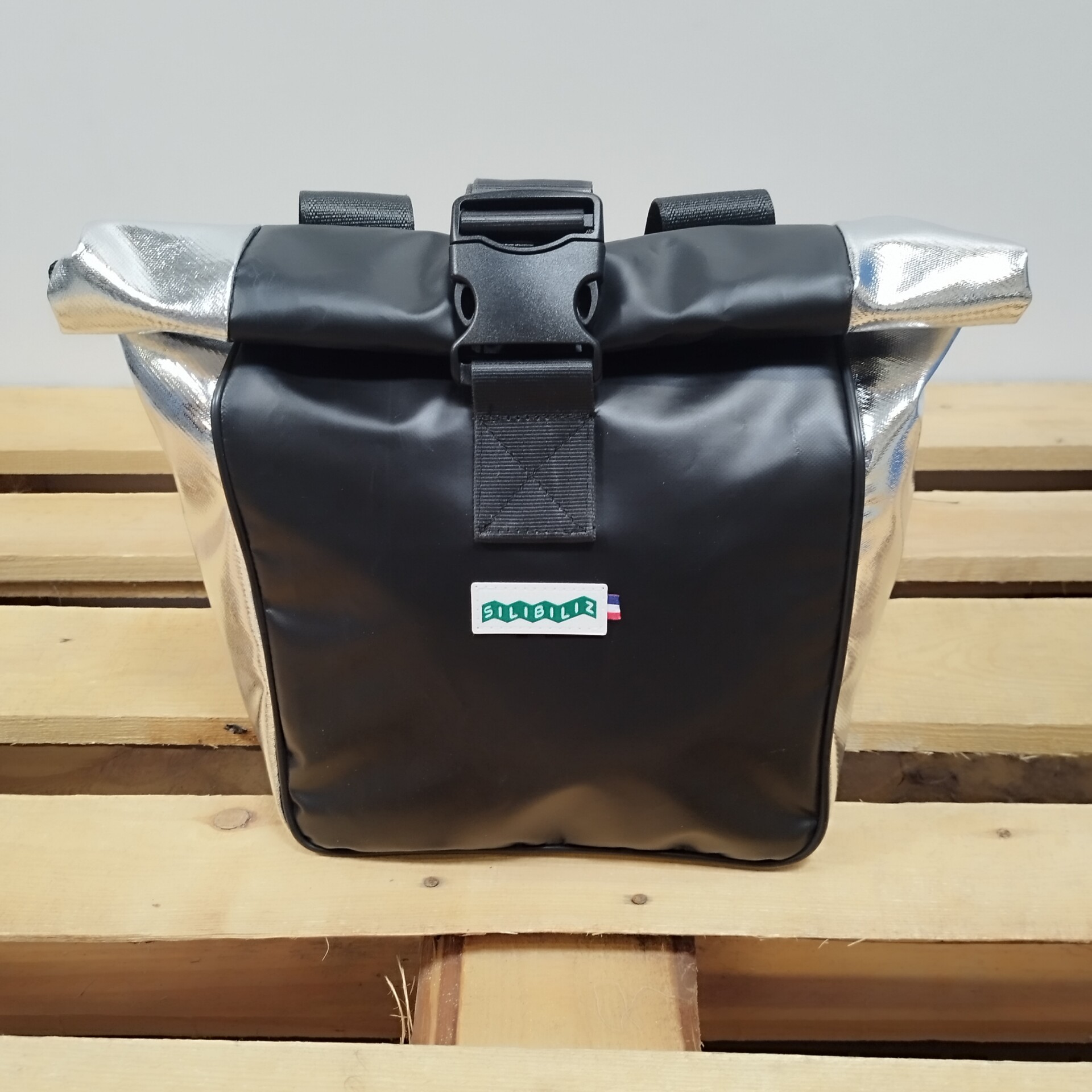 Sacoche vélo roll-top Silibiliz noir mat et argenté