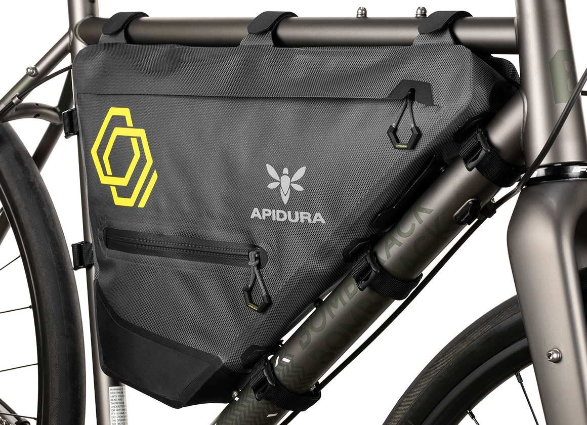 apidura-expedition-full-frame-pack-7.5l-on-bike-2