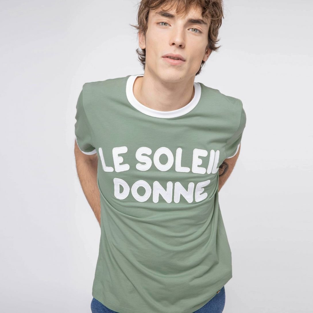 arcy-t-shirt-col-rond-en-coton-recycle-le-soleil-donne-vert-clair (3)