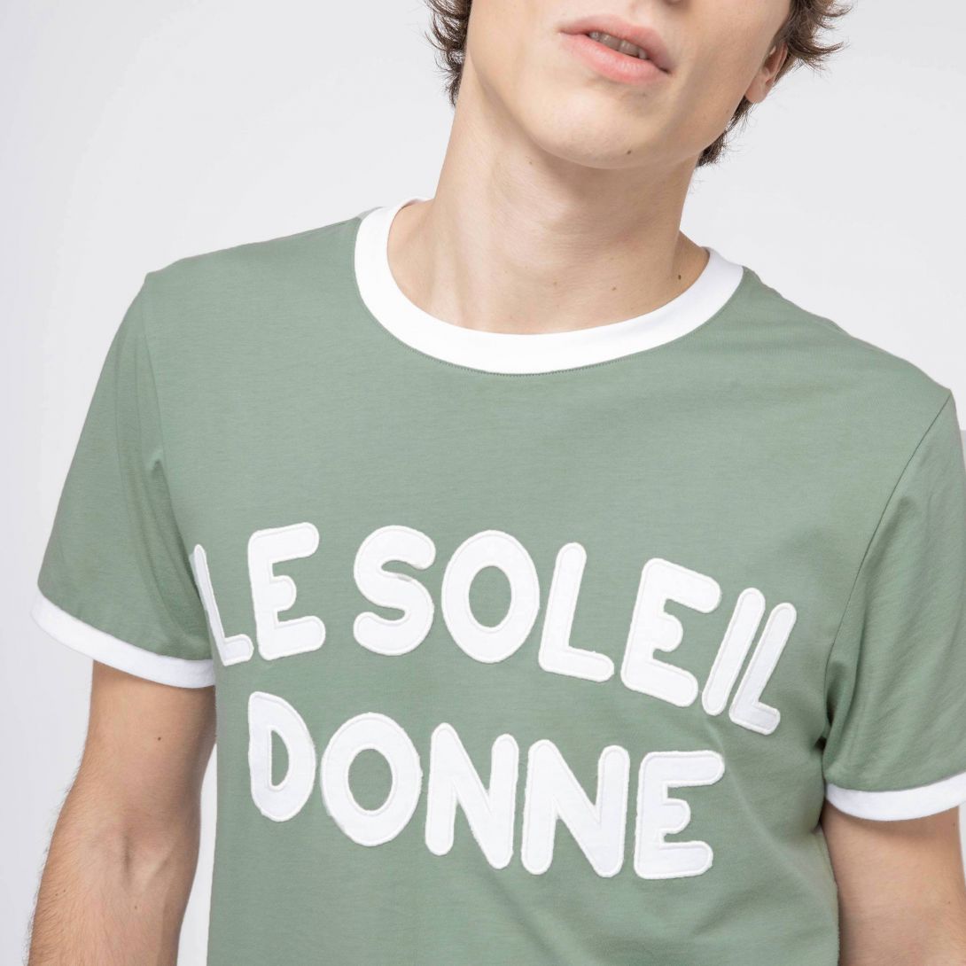 arcy-t-shirt-col-rond-en-coton-recycle-le-soleil-donne-vert-clair (4)