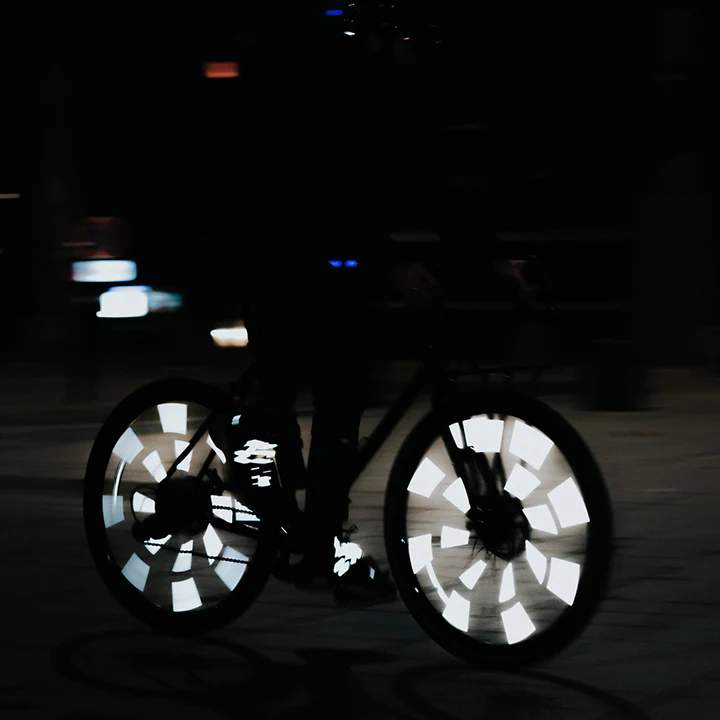 visibilite-cycliste-augmentee-avec-reflecteur
