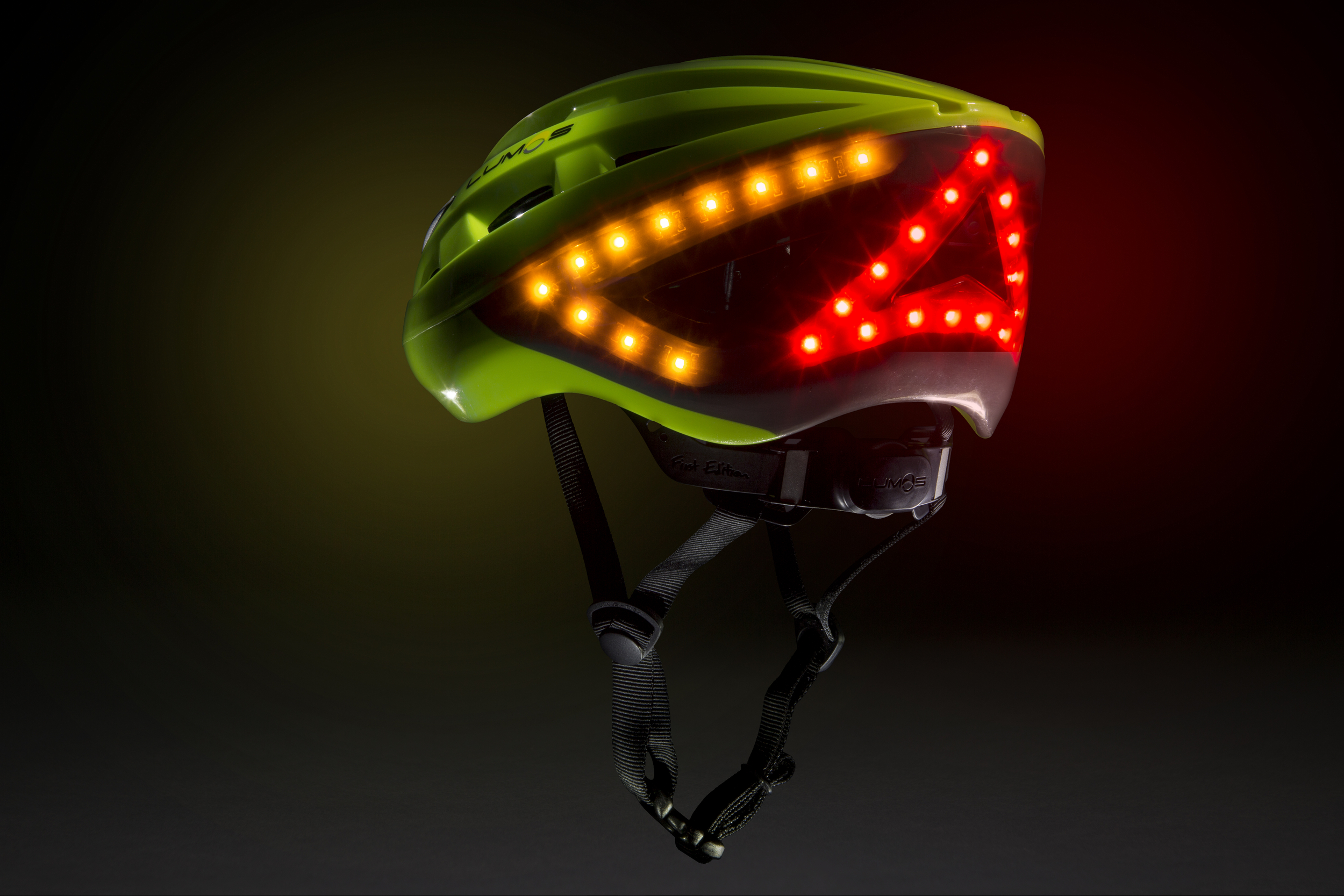 Casque vélo Lumos Kickstart jaune clignotant éclairage nuit