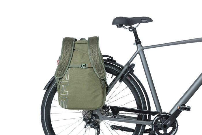 sac-a-dos-rembourre-basil-flex-fixation-porte-bagage-velo