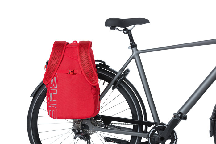 basil-flex-bicycle-backpack-17-liter-signal-red