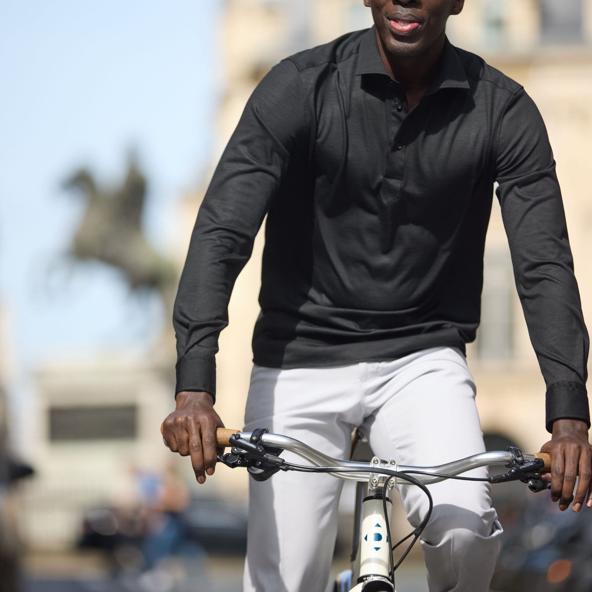 polo-en-laine-merinos-homme-velo-thermoregulant-col-italien-peu-froissable-pour-trajet-quotidien