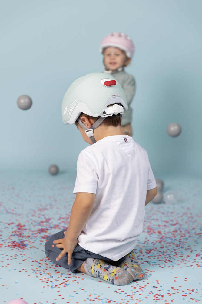 casques-velo-enfant-abus-smiley-3.0-LED-arriere