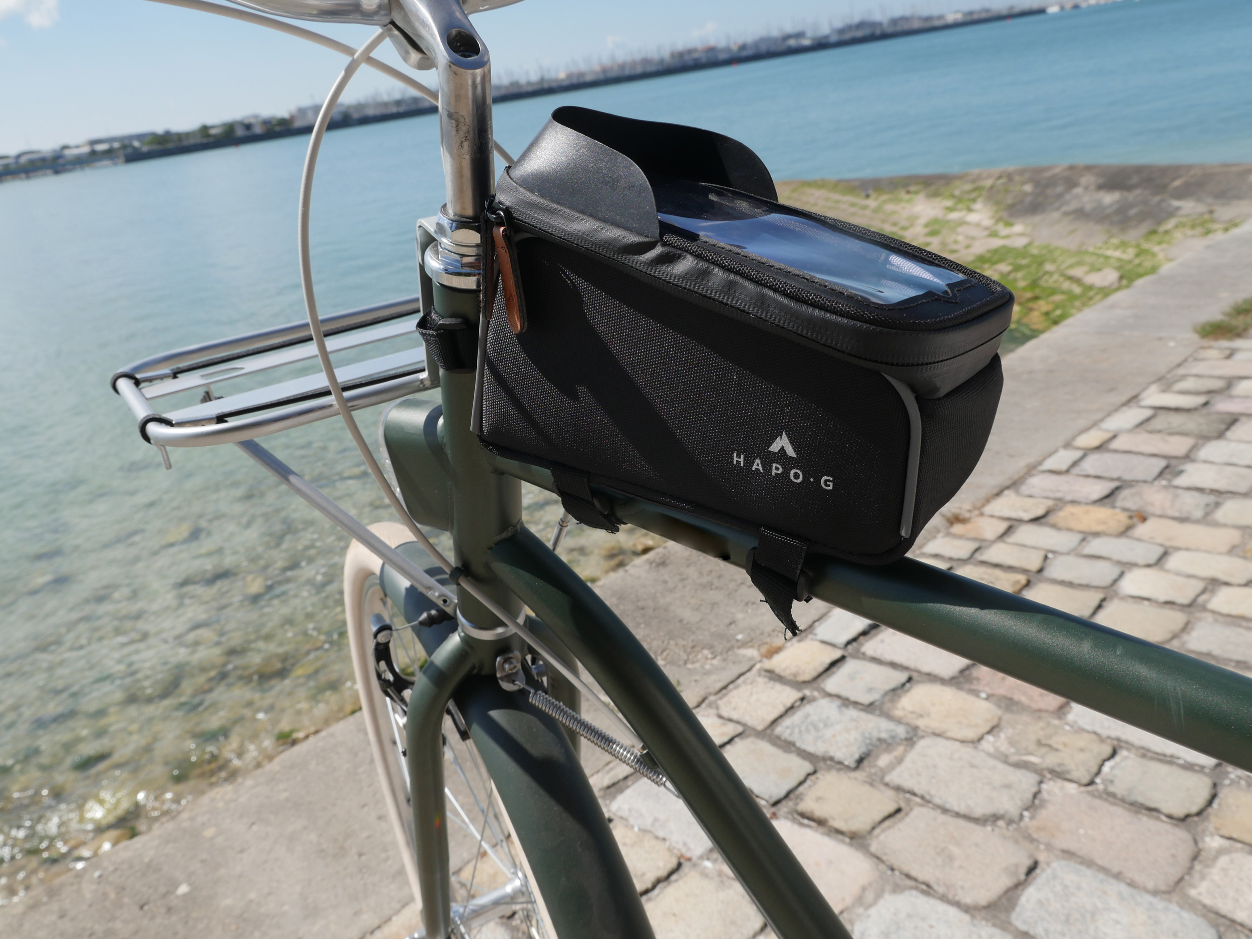 sacoche-de-cadre-support-smartphone-velo-hapo-g-avec-pare-soleil-zip-waterproof