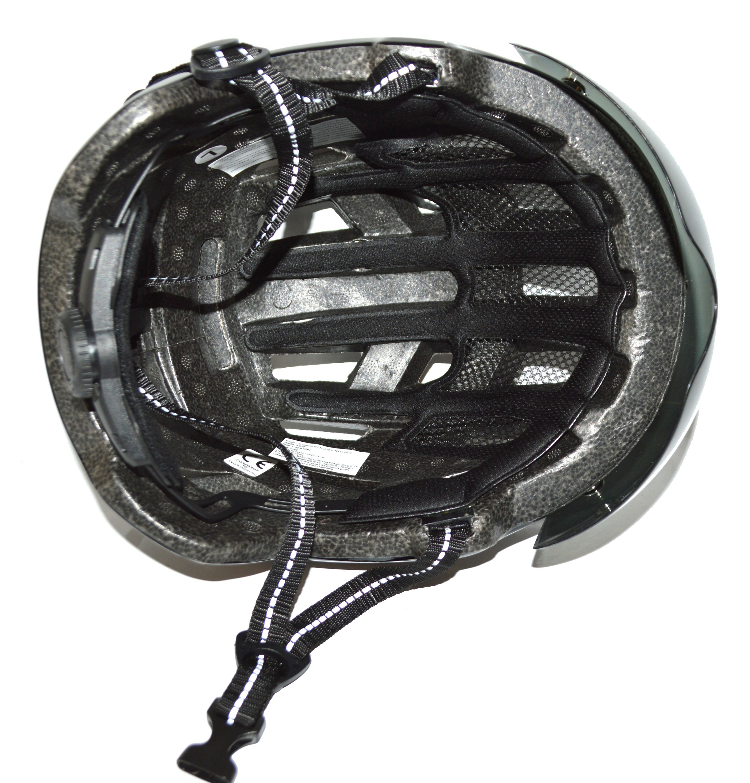 casque-velo-urbain-ventile-exs-a-visiere-fumee-in-mold-polyvalent-avec-filet-anti-insecte-noir