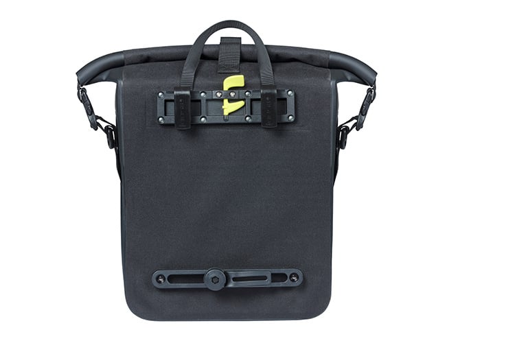 basil-navigator-waterproof-m-single-pannier-bag-12