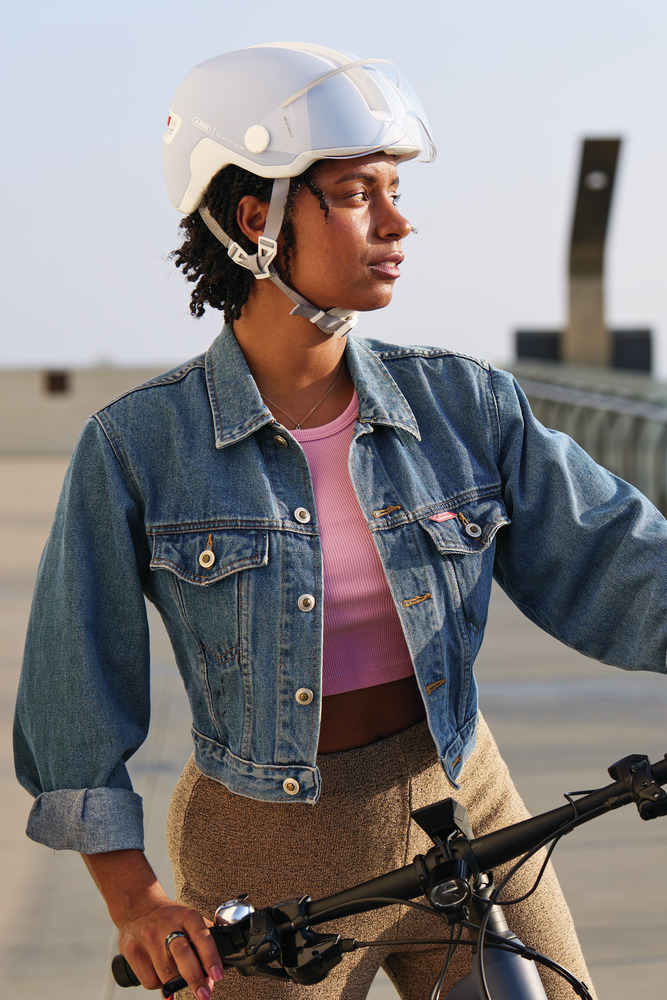 casque-velo-urbain-lumineux-hud-y-ace-pure-led-arriere-rechargeable-avec-visiere-transparente