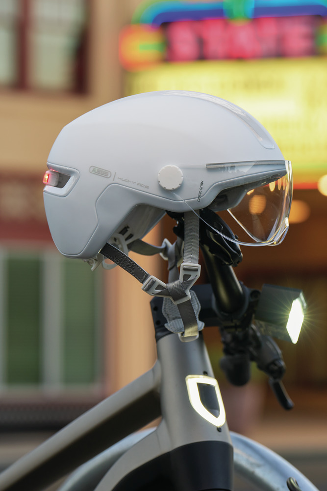 casque-velo-urbain-lumineux-hud-y-ace-pure-led-arriere-rechargeable-bande-lumineuse-usb