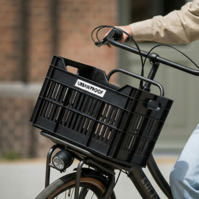 caisse-plastique-noire-pour-velo