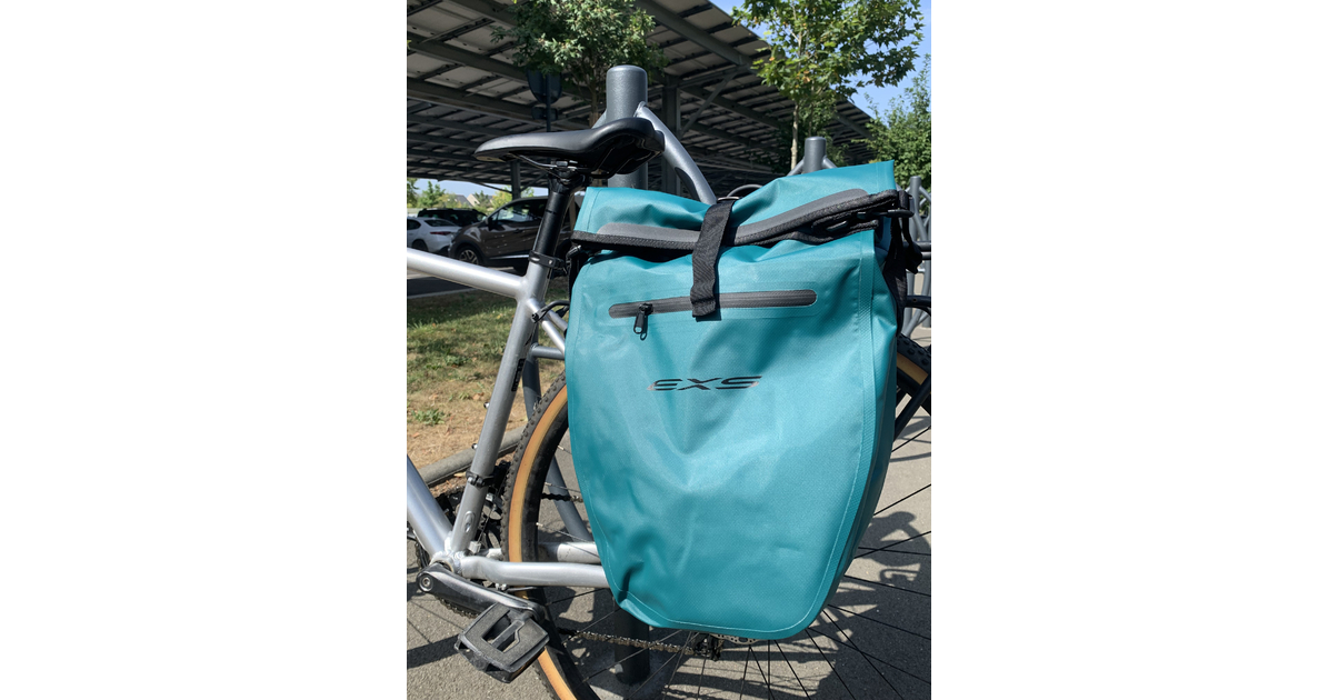 Sacoche vélo étanche et colorée ☆ 25L idéal journée