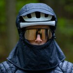 capuche-amovible-homme-sportif