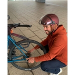 casque-velo-retro-homme-cycliste