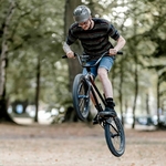 casque-swivvle-de-velo-gris