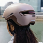 casque-abus_Hud-Y_porte-femme-champagne