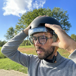 casque-optimiz-noir-porte