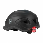 casque-enfant-urban-iki-avec-fermeture-securisee-au menton-aeration-parfaite-noir