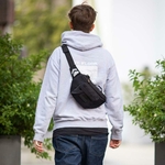sac-bandouliere-banane-avec-possibilite-fixation-guidon-materiaux-ouverture-facile-dans-deux-sens-noir