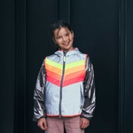 gilet-reflechissant-velo-enfant-go-fluo-darkflow-couleur-arc-en-ciel-fluorecentes-devant-derriere-avec-poche-laterale