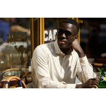 polo-en-laine-merinos-homme-velo-thermoregulant-col-italien-peu-froissable-boutons-montes-sur-pied