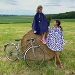 cape-de-pluie-resistante-enfant-le-temps-des-grenouilles-impermeable-fonction-coupe-vent-3-tailles-j