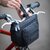 sac-bandouliere-banane-avec-possibilite-fixation-guidon-materiaux-concue-pour-porter-en-bandouliere-noir