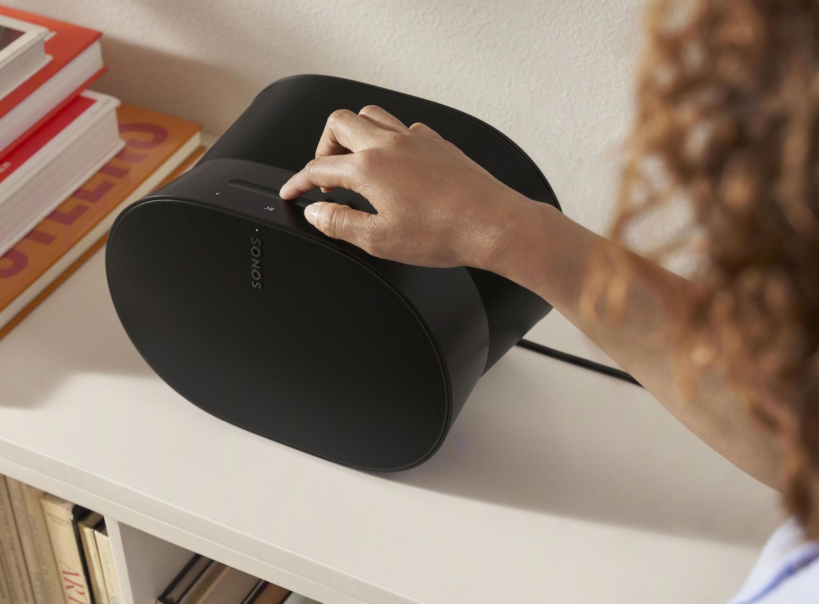 EH_Sonos_OptimoEvergreen_Optimo2_WhiteShelf_08252022_0435_v01_HR