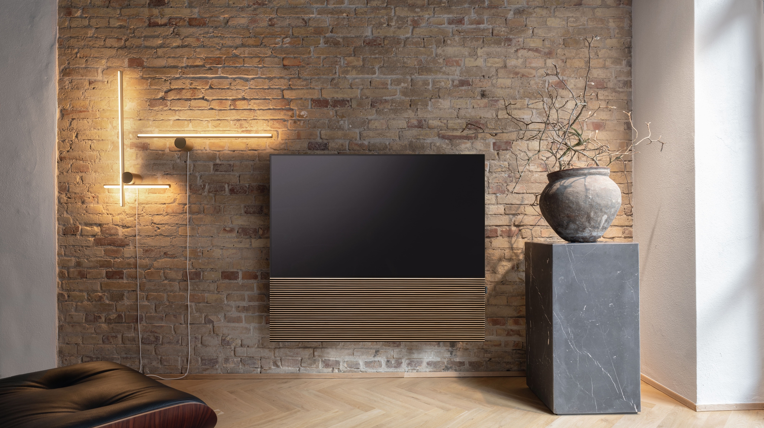 CANVAS 55\'\'