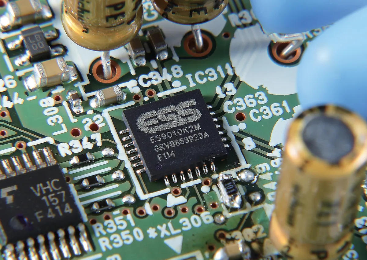 r-n600a-noir-64f82b2a8b1fc2.21337994