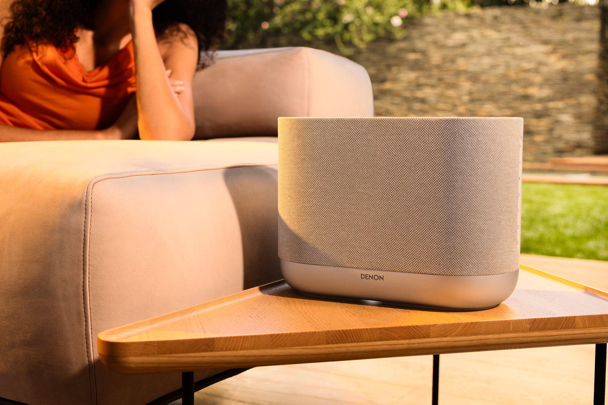 Low--Denon Home 400 White Lifestyle 21