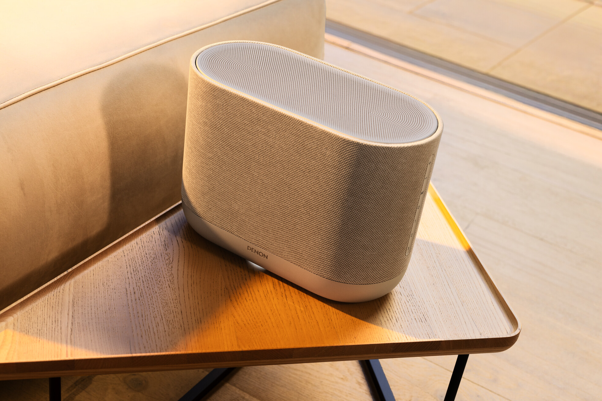 Low--Denon Home 400 White Lifestyle 20
