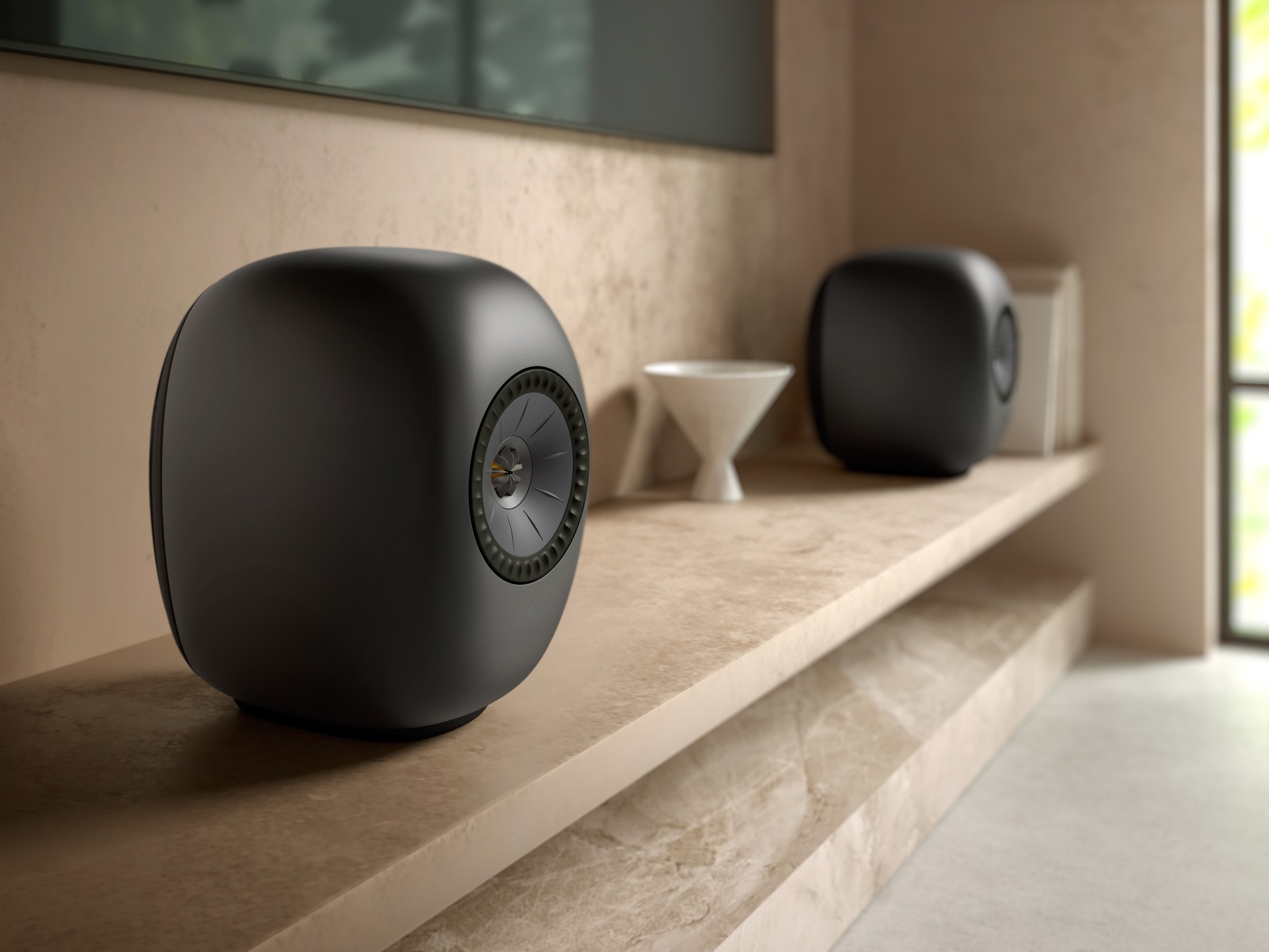 kef-ls-luxe-eclipse-black-interieur-detail