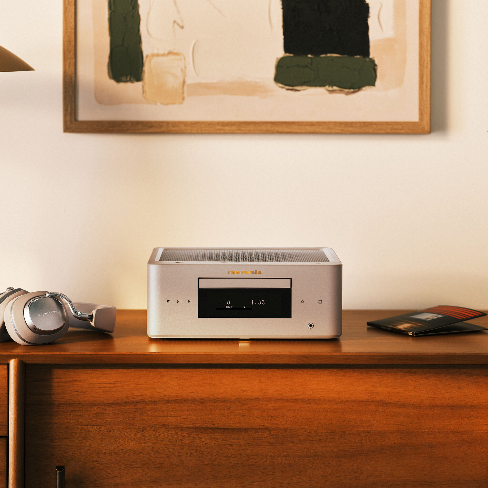 Low--Marantz - MCR 60n Champagne Gold - Lifestyle 4 - 1x1