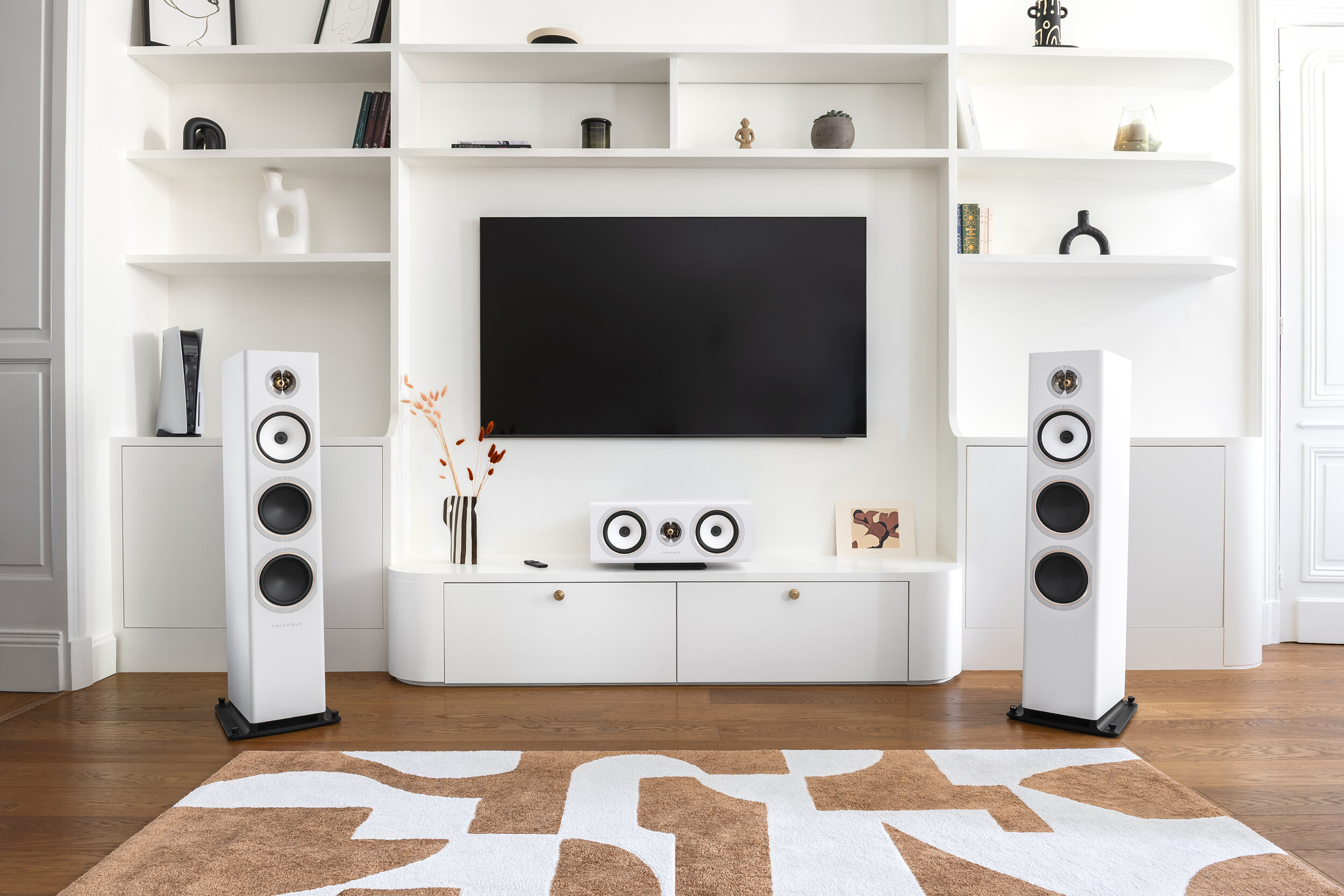 TRIANGLE-SOLSTICE-SOLS8-PICTURES-LIFESTYLE-02-WHITE