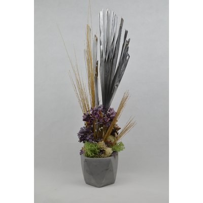 Composition sur petit vase gris