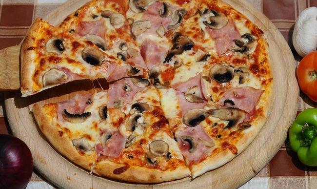 pizza_flickr_4932057475_2a9ce50750_b
