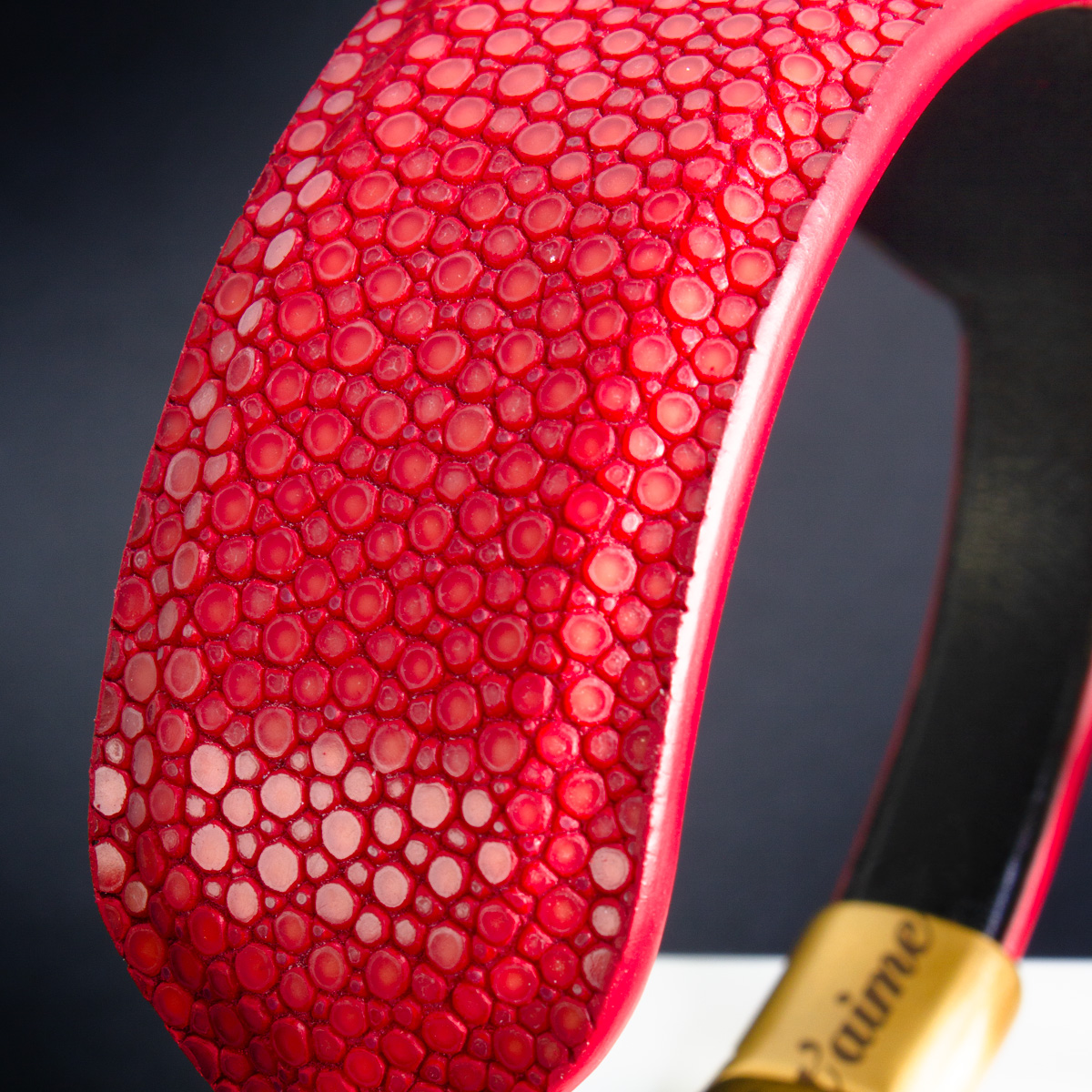 Crivellaro-manchette-large-rouge-2