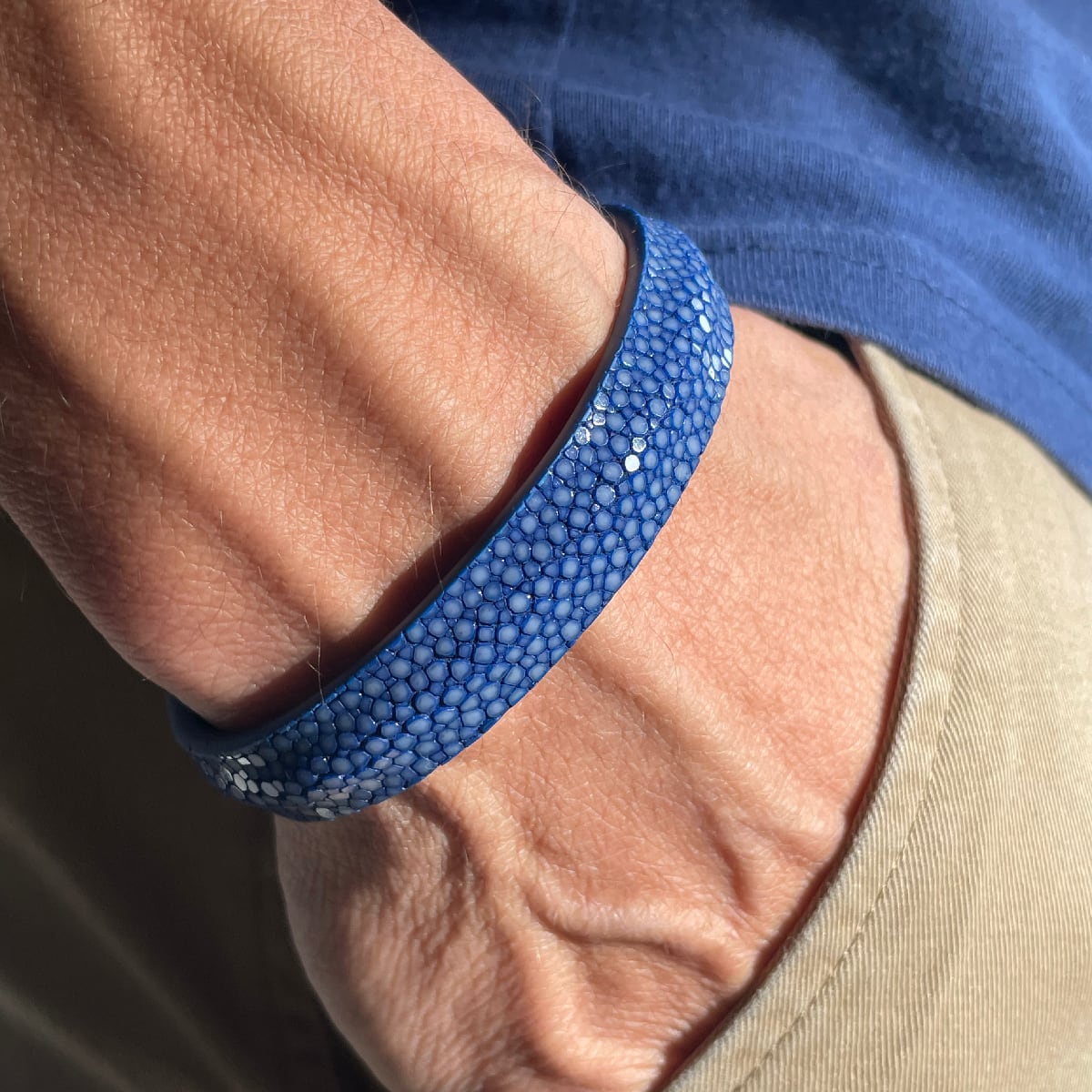 Crivellaro bracelet galuchat bleu indigo V2
