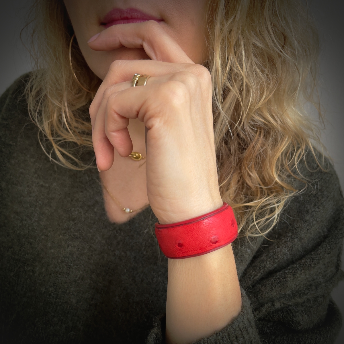 crivellaro-maroquinerie-bracelet-manchette-autruche-rouge-2