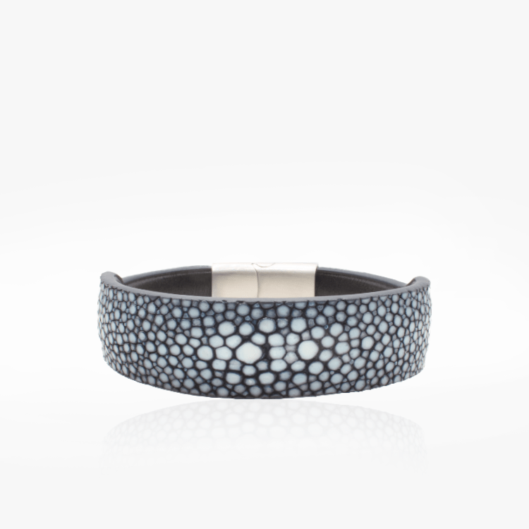 Manchette galuchat bleu perle centrale