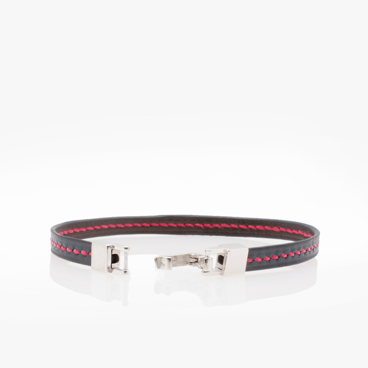 Crivellaro bracelet fin cuir couture sellier fermoir argent ouvert