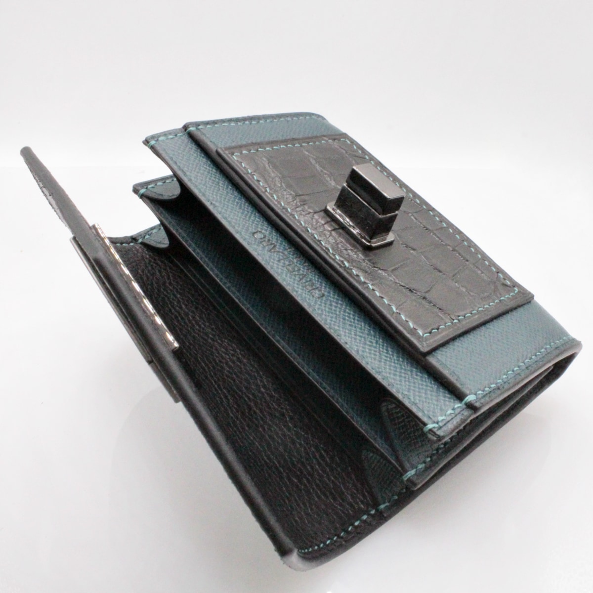 Portefeuille compact cuir turquoise croco noir interieur Crivellaro-Paris